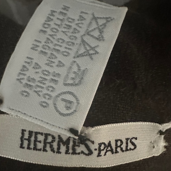 MILK CHOCOLATE HERMES WRAP - Picture 2 of 6